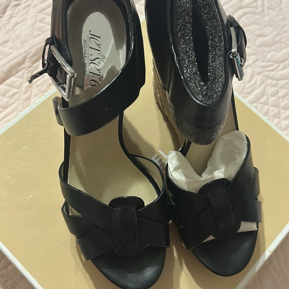 NWB. Michael kors somberly wedge - Picture 2 of 6